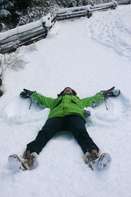 Snow Angel Maker Teresa