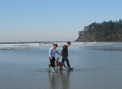 Teresa, Heidi and Gromit walk the beach...