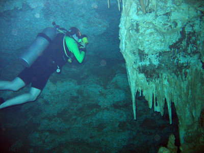 steff cave dive 2.jpg