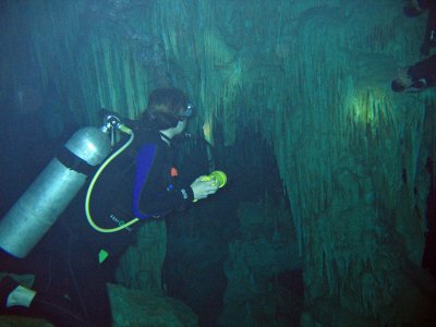 Ang cave dive.jpg