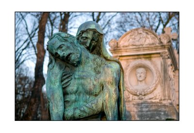 Pere lachaise sunset 1