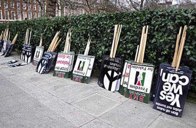 Waiting placards