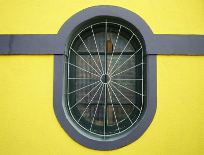 Oblong window