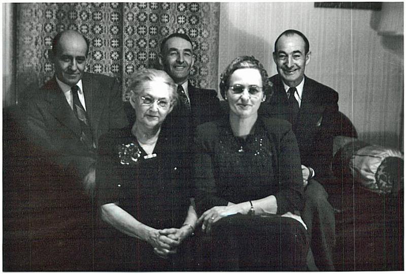  Grandpa Dodge family photo ( 1940s)