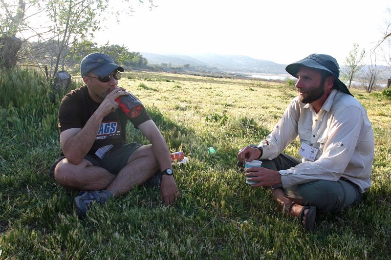 Mags And Suge Kick Back After Dinner