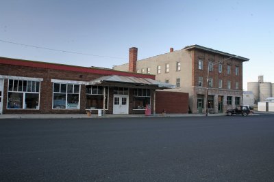 Almira Hotel And Old Garage/Texico Station