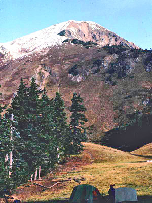 Camp Near  White Pass  In Glacier Peak  Wilderness