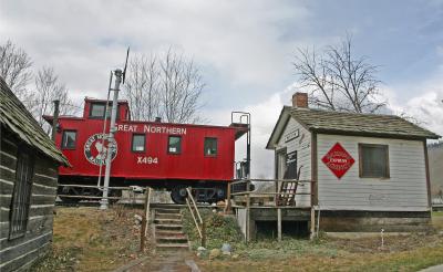  GN Caboose and Little Depot