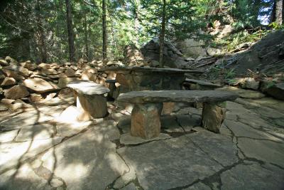 Rock Table and Chair  ( Ohme Gardens)