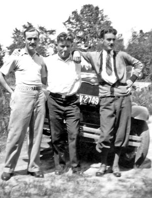 Dad w friends in early 20 Conn on right.