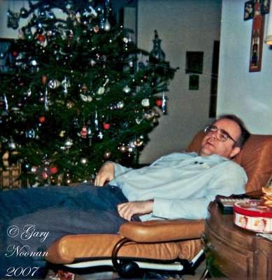 Gary in recliner christmas 1989.