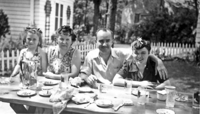 dad and mom w Sherry and Peg Anderson at their country home copy.jpg