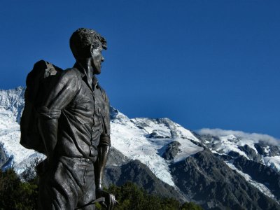 Hillary statue at Mount Cook visitor centre