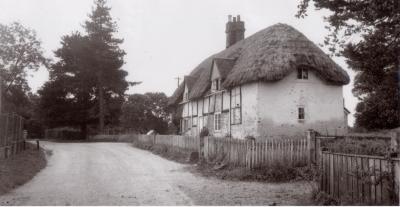 The Chesnut Cottages, opp Ecchinswell House