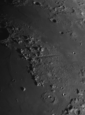 Montes Alpes on 23 Mar 2010 at 19:57UT