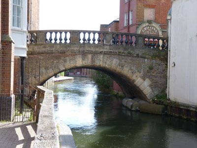 I found it very interesting that these canals passed right though the main part of the town -- they used to be the highway.