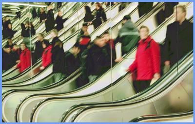 g3/40/382140/3/56890872.Crowded.jpg