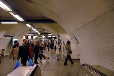 42 - Metro Notre Dame