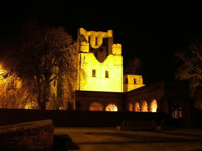 Kelso Abbey from War Memorial.JPG