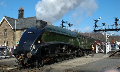 Bittern powers away with the 2P03 train to Pickering.jpg