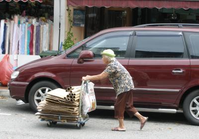 Working grandmother, Arab Street