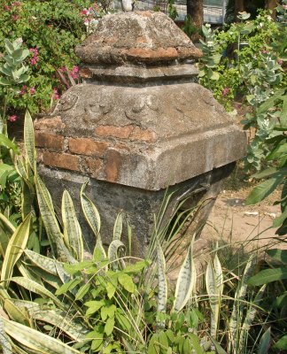 Weathered pillar, Wat In Paeng