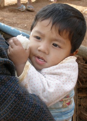 Child in a sling, Ban Nyoi Hai