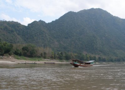 Scenery and a typical riverboat