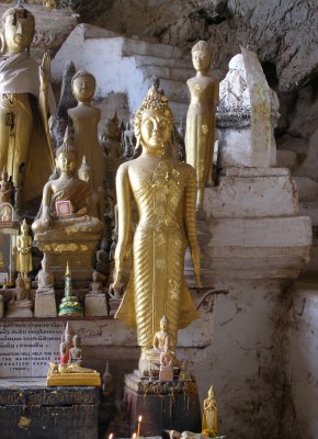 Buddha effigies at Pak Ou