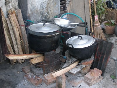 Cooking pots at the same cafe
