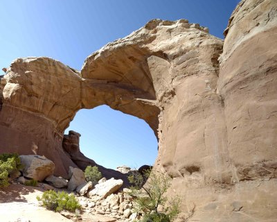 Broken Arch-050410-Arches National Park, UT-#0139.jpg