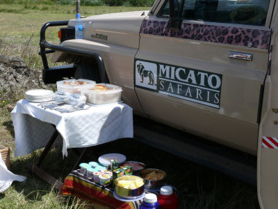 Micato's lunchtime spread - beats the lunchboxes!