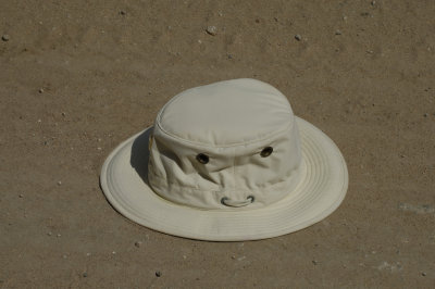 Jim's hat blew off, and being a Tilley....