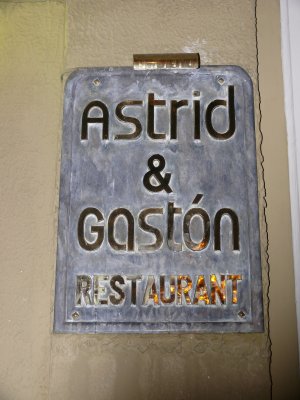 Door sign at the restaurant
