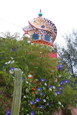 As we drive up the rocky road, this is our first glimpse of Casa Las Ranas  (house of the frogs).