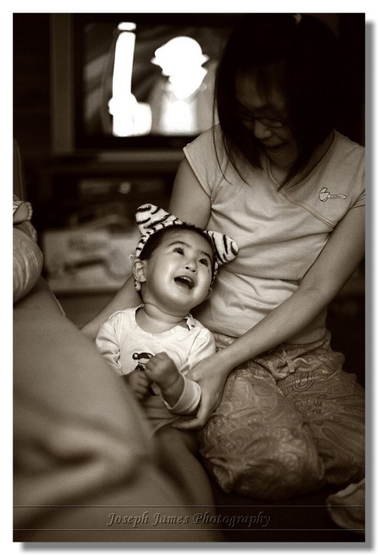 20090426 -- 180638 -- Canon 5D + 50 / 1.2L @ f/1.2, 1/125, ISO 1600