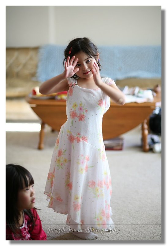 20060416 -- 9965 Canon 5D + 85mm / 1.8 @ f / 1.8, 1/100, ISO 100