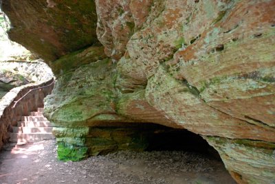Shallow caves also dot the landscape ...