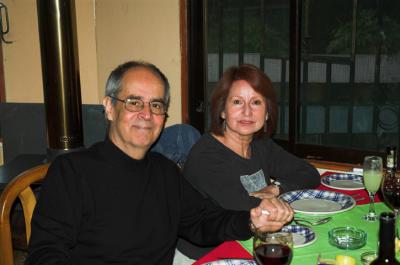 Raul y Mariana, happy, relaxed and awaiting a great meal.