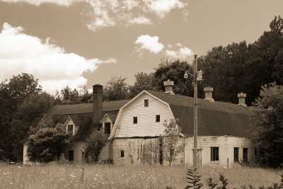 Abandoned House n Barn