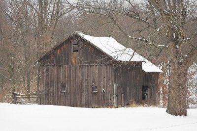 Old Barn w Snow