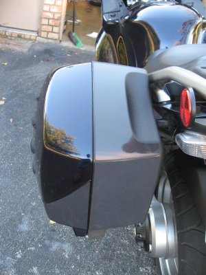 Left rear saddlebag, flash off 2010 C14