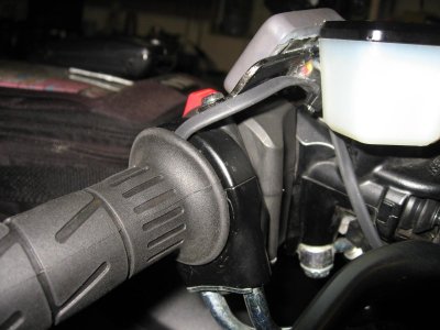 Wire routing for throttle grip