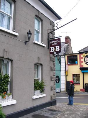 B&B