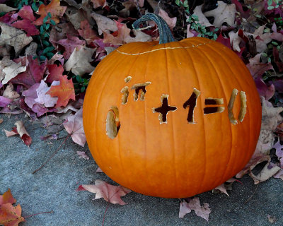 A CALCULATING  PUMPKIN ..... NOW, THATS USING YOUR GOURD!