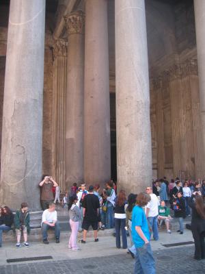 Shows huge scale of Pantheon