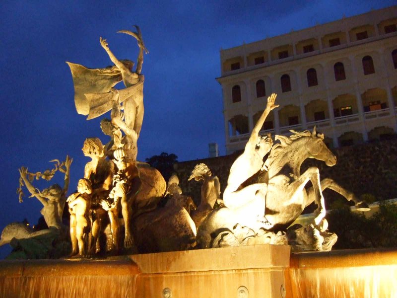 Races Fountain - Old San Juan