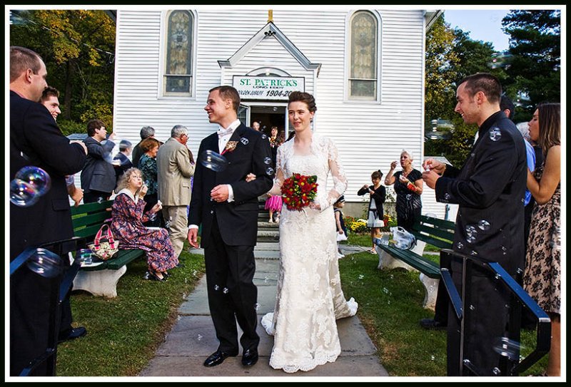 Grreeting the Bride and Groom with Bubbles