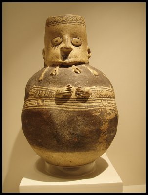 Human figurine (Chancay 1300 - 1532AD)