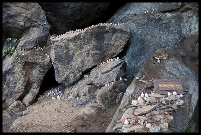 Cave containing tsa tsa - funerary offerings